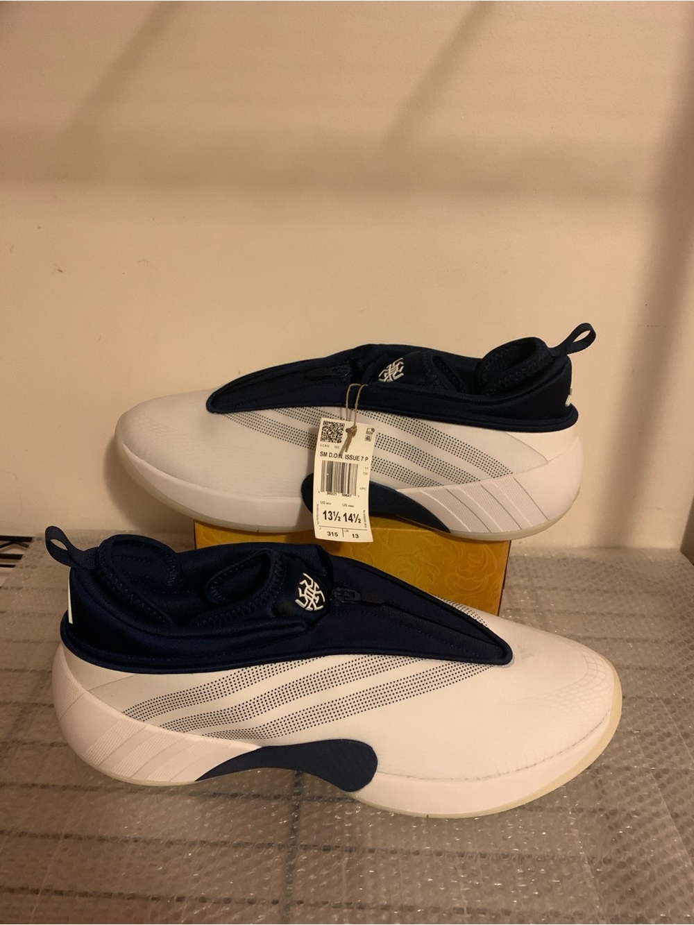 Sample adidas D.O.N. Issue #7 Promo Team Blue White IH2003 - Men’s Size 13.5